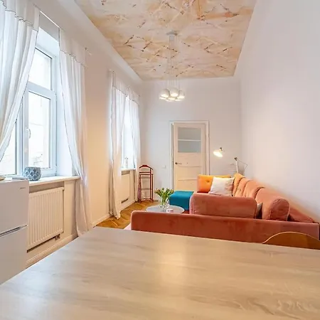 Little Paris In Laisves Al Apartment *