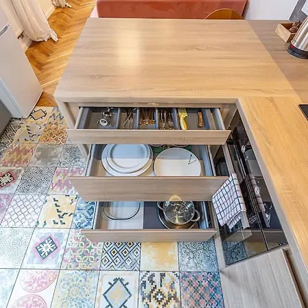 Apartment Little Paris In Laisves Al